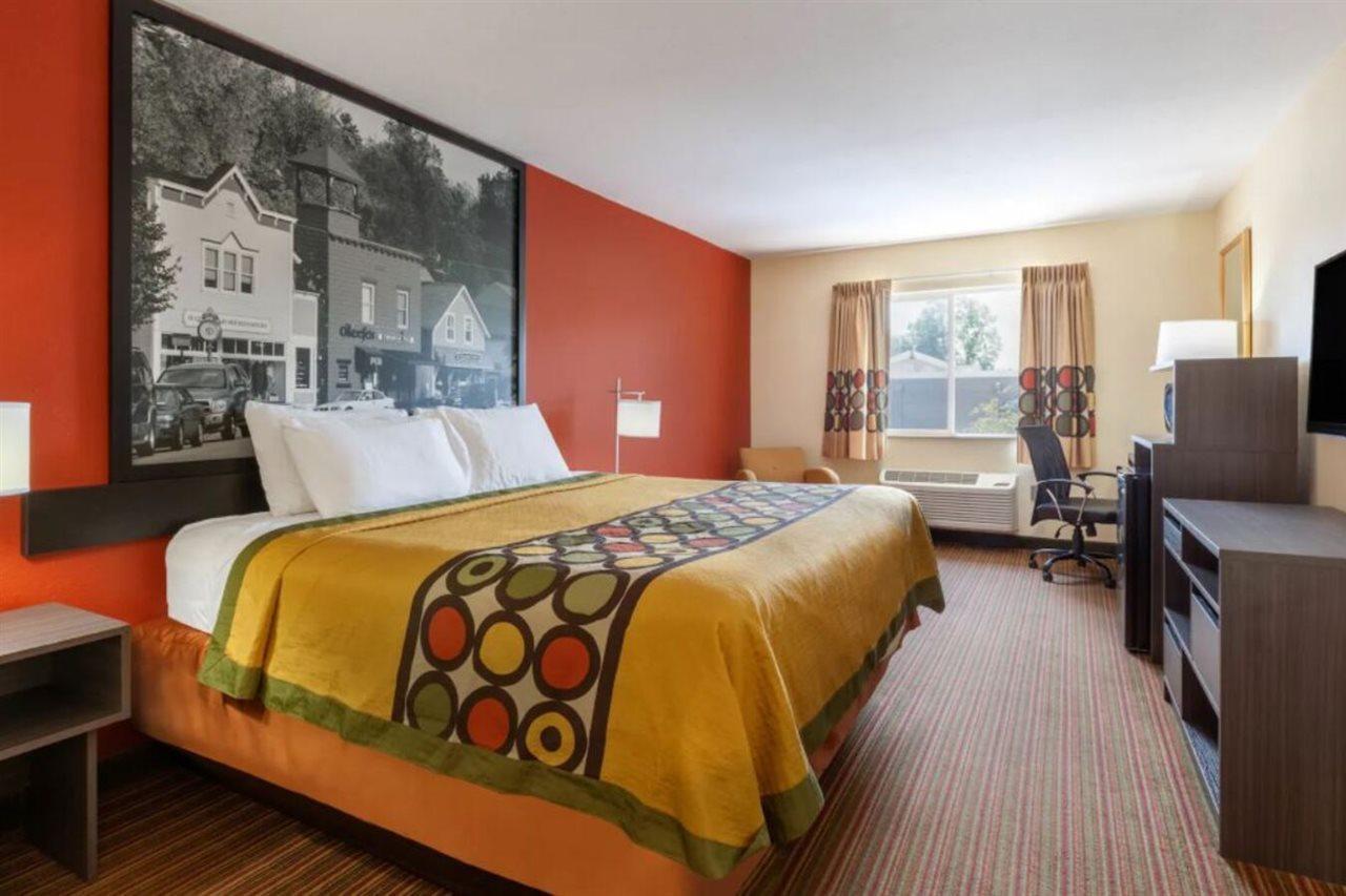 Motel Super 8 By Wyndham Big Rapids Esterno foto