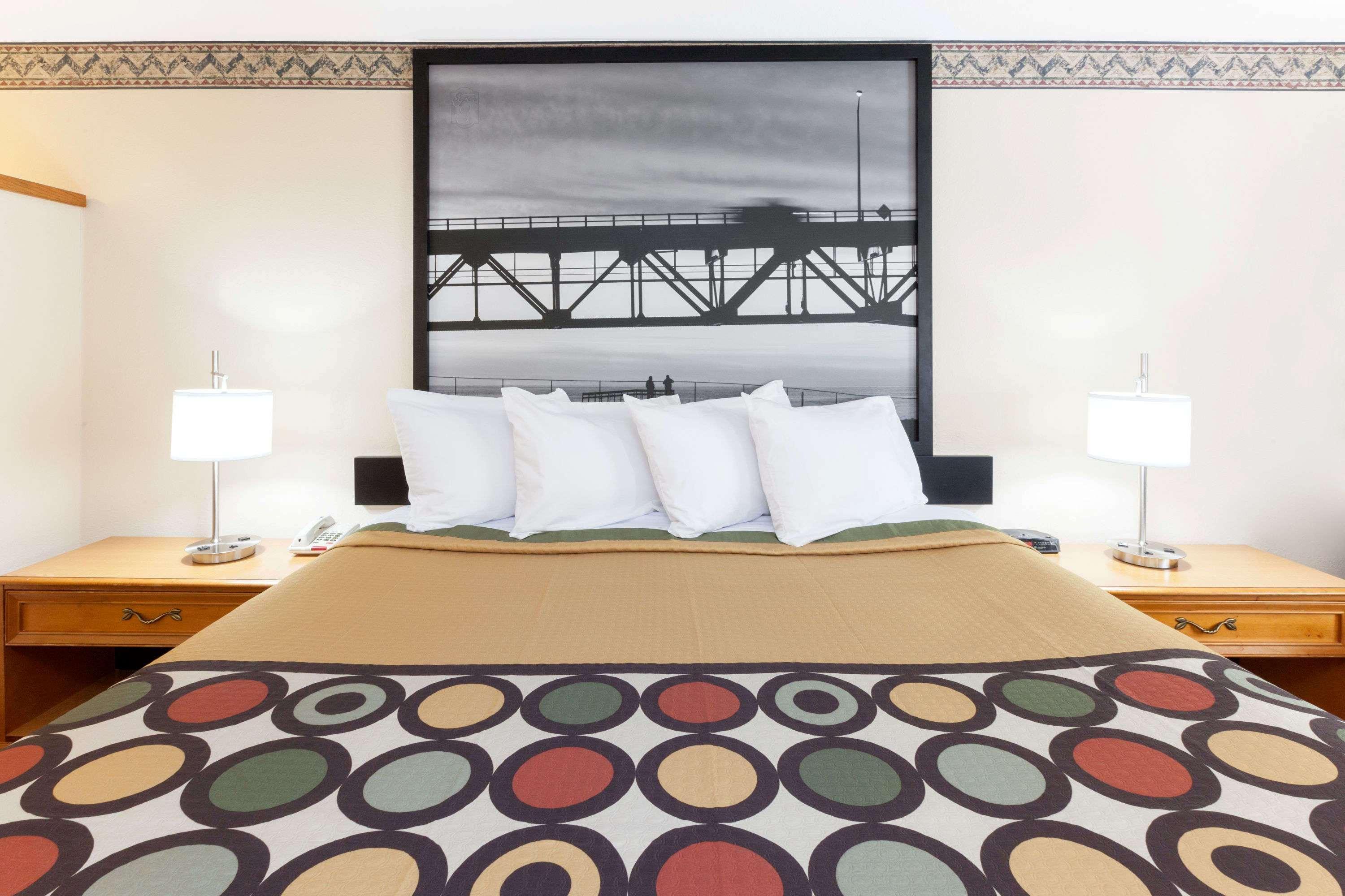 Motel Super 8 By Wyndham Big Rapids Esterno foto