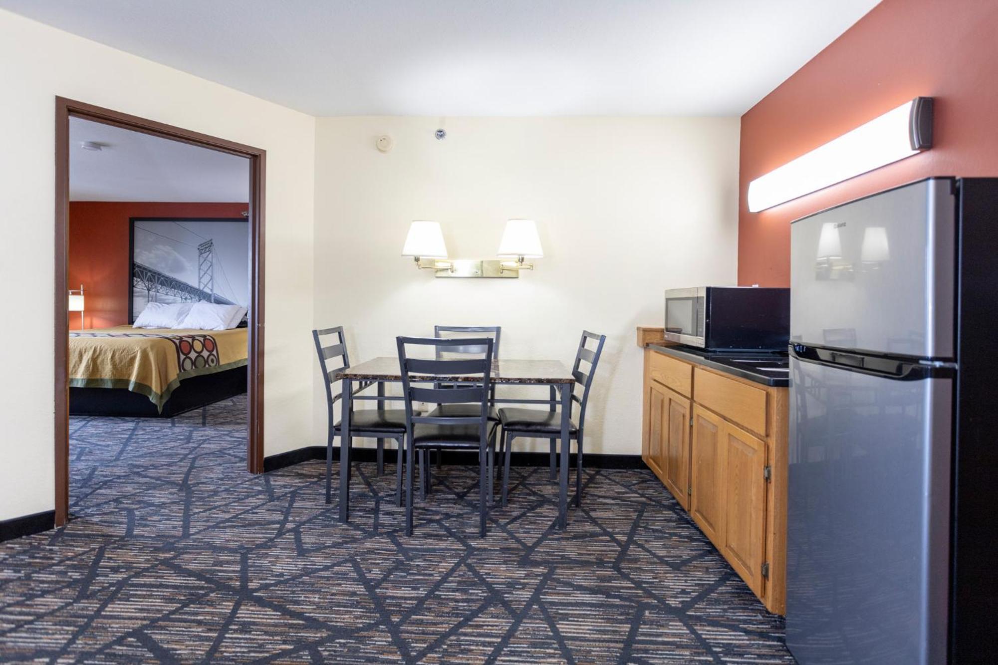 Motel Super 8 By Wyndham Big Rapids Esterno foto