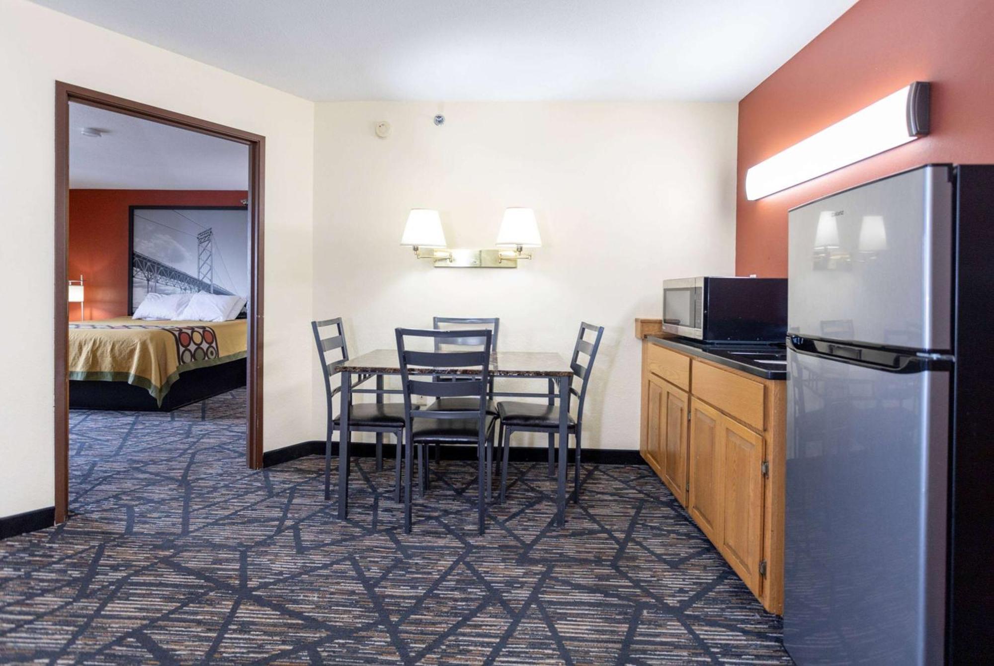 Motel Super 8 By Wyndham Big Rapids Esterno foto
