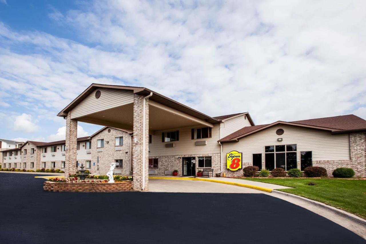 Motel Super 8 By Wyndham Big Rapids Esterno foto